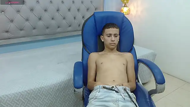 Xavii18 online show from 02/12/25, 04:11