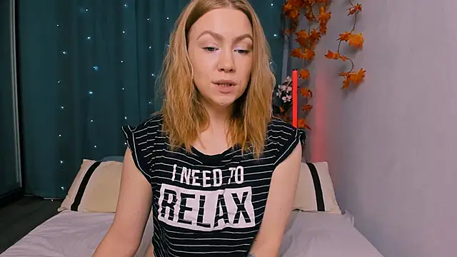 Snapshot of InsatiableFoxX chatting on 10/14/25, 03:24 InsatiableFoxX online show from 10/14/25, 03:24