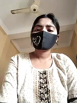 Snapshot of Lina-Rose chatting on 03/03/25, 02:58 Lina-Rose online show from 03/03/25, 02:58