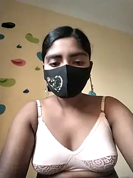 Snapshot of Lina-Rose chatting on 03/05/25, 12:38 Lina-Rose online show from 03/05/25, 12:38