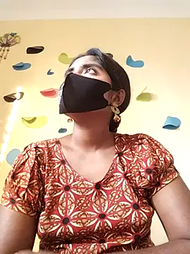 Snapshot of Lina-Rose chatting on 03/07/25, 01:20 Lina-Rose online show from 03/07/25, 01:20
