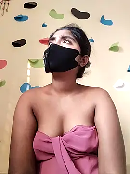 Snapshot of Lina-Rose chatting on 03/10/25, 01:45 Lina-Rose online show from 03/10/25, 01:45