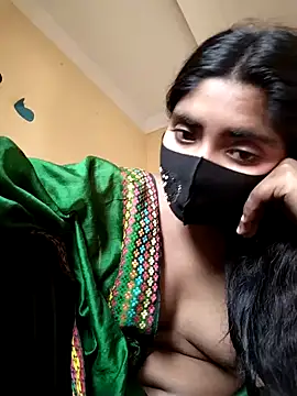 Snapshot of Lina-Rose chatting on 03/15/25, 10:57 Lina-Rose online show from 03/15/25, 10:57