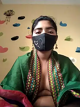 Snapshot of Lina-Rose chatting on 03/23/25, 12:47 Lina-Rose online show from 03/23/25, 12:47