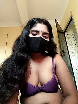 Snapshot of Lina-Rose chatting on 10/22/25, 01:28 Lina-Rose online show from 10/22/25, 01:28