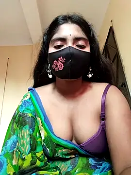 Snapshot of Lina-Rose chatting on 11/07/25, 02:44 Lina-Rose online show from 11/07/25, 02:44