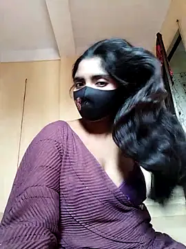 Snapshot of Lina-Rose chatting on 11/13/25, 08:57 Lina-Rose online show from 11/13/25, 08:57