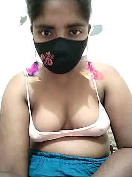 Snapshot of Lina-Rose chatting on 11/15/25, 01:40 Lina-Rose online show from 11/15/25, 01:40