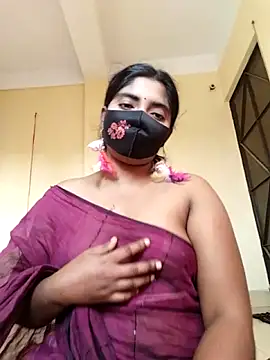 Snapshot of Lina-Rose chatting on 11/16/25, 01:44 Lina-Rose online show from 11/16/25, 01:44