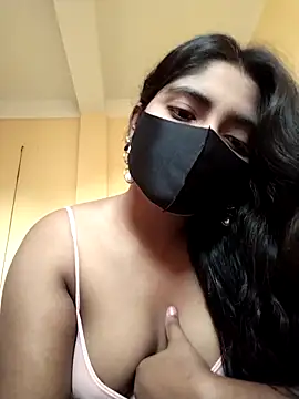 Snapshot of Lina-Rose chatting on 11/19/25, 12:54 Lina-Rose online show from 11/19/25, 12:54