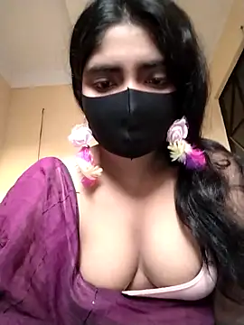 Snapshot of Lina-Rose chatting on 11/20/25, 12:44 Lina-Rose online show from 11/20/25, 12:44