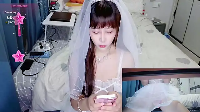 Angelababy001 online show from 12/04/24, 12:25