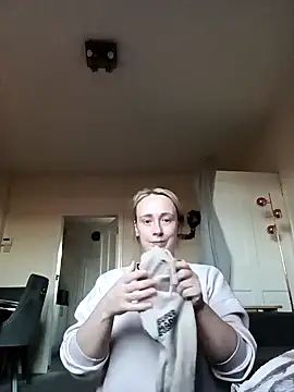 Snapshot of Teagan_B chatting on 12/10/24, 02:50 Teagan B online show from 12/10/24, 02:50