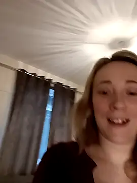 Snapshot of Teagan_B chatting on 01/04/25, 09:10 Teagan B online show from 01/04/25, 09:10