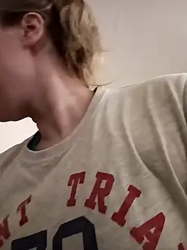 Snapshot of Teagan_B chatting on 01/17/25, 08:11 Teagan B online show from 01/17/25, 08:11