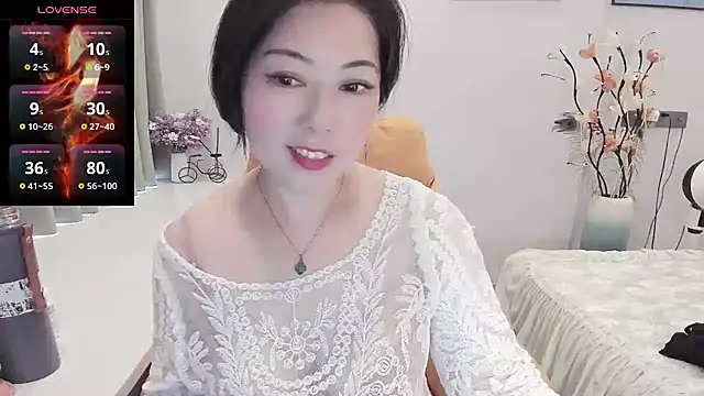 Snapshot of Crystal_Wings chatting on 09/13/25, 01:05 Crystal Wings online show from 09/13/25, 01:05