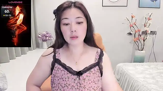 Snapshot of Crystal_Wings chatting on 09/18/25, 12:40 Crystal Wings online show from 09/18/25, 12:40