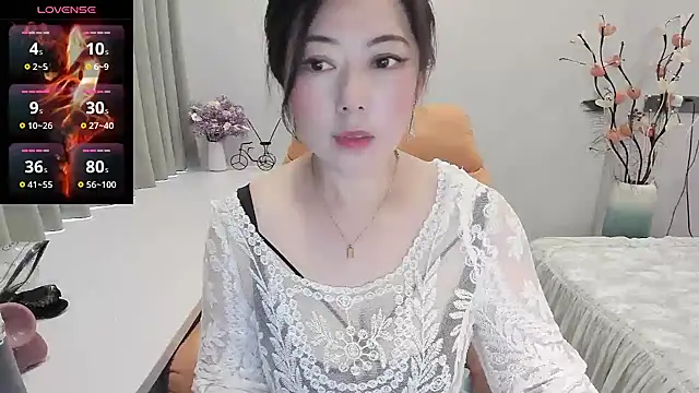 Snapshot of Crystal_Wings chatting on 09/20/25, 01:39 Crystal Wings online show from 09/20/25, 01:39