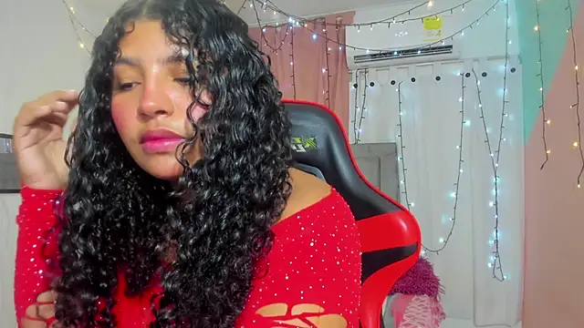 Snapshot of valentina_0_ chatting on 03/15/25, 06:36 valentina 0 online show from 03/15/25, 06:36