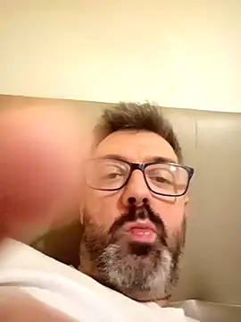 pana1978loco online show from 11/12/25, 11:32