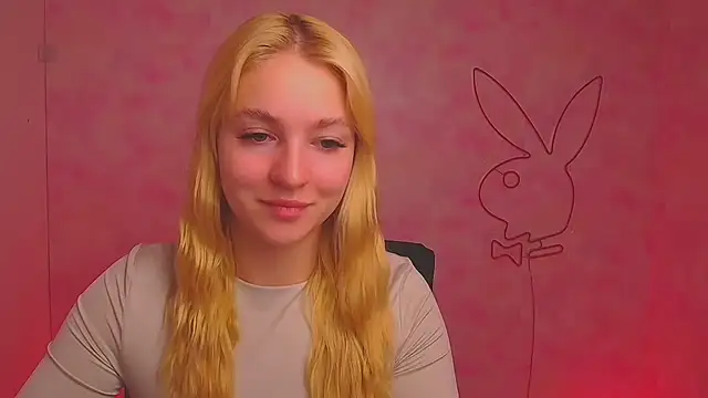 Snapshot of Milka_kiss_ chatting on 12/10/24, 10:06 Milka kiss online show from 12/10/24, 10:06