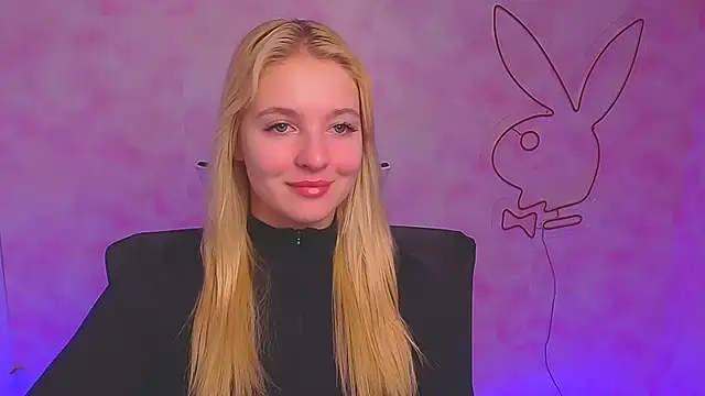 Snapshot of Milka_kiss_ chatting on 12/14/24, 06:56 Milka kiss online show from 12/14/24, 06:56