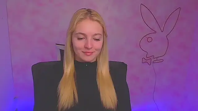 Snapshot of Milka_kiss_ chatting on 12/14/24, 10:02 Milka kiss online show from 12/14/24, 10:02