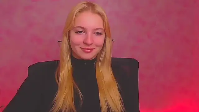 Snapshot of Milka_kiss_ chatting on 01/06/25, 06:58 Milka kiss online show from 01/06/25, 06:58