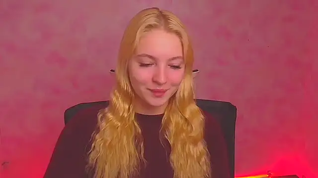 Snapshot of Milka_kiss_ chatting on 01/10/25, 07:04 Milka kiss online show from 01/10/25, 07:04
