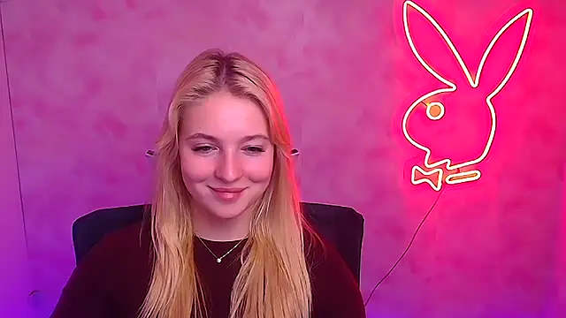 Snapshot of Milka_kiss_ chatting on 02/06/25, 01:43 Milka kiss online show from 02/06/25, 01:43