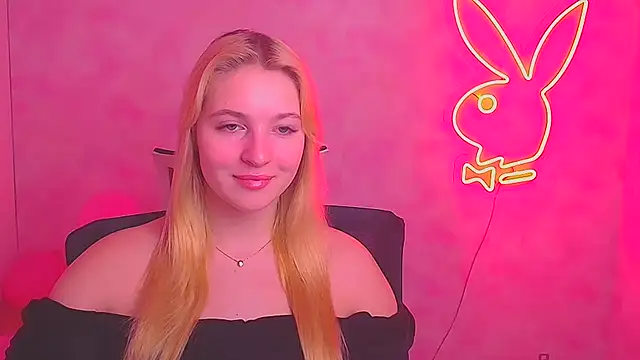 Snapshot of Milka_kiss_ chatting on 02/23/25, 06:39 Milka kiss online show from 02/23/25, 06:39