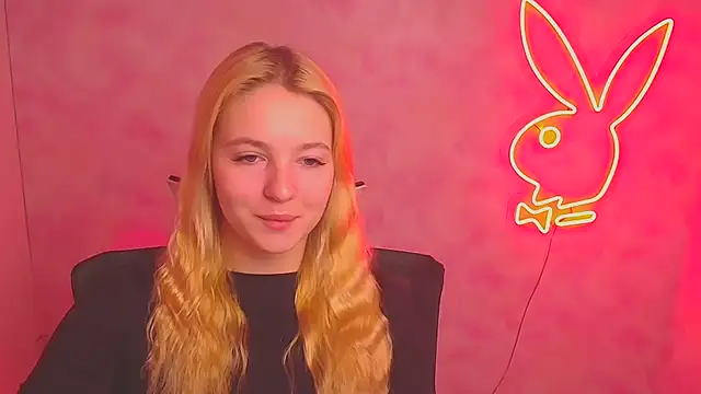 Snapshot of Milka_kiss_ chatting on 03/02/25, 06:16 Milka kiss online show from 03/02/25, 06:16