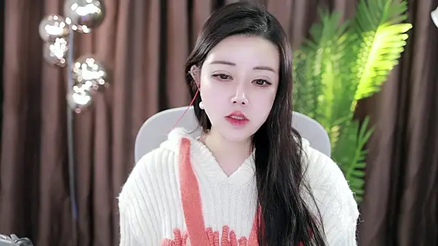 Qiaoqiao  online show from 01/20/25, 09:24