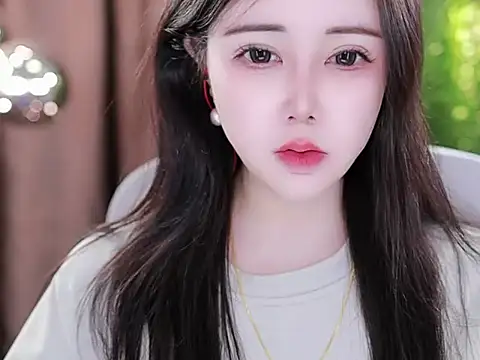 Qiaoqiao  online show from 02/18/25, 08:38