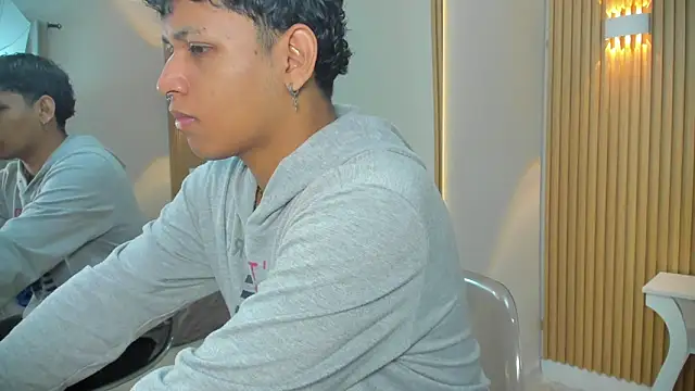 Snapshot of axel_ps chatting on 09/28/25, 03:45 axel ps online show from 09/28/25, 03:45