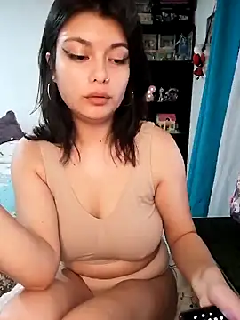 mia  katt online show from 12/23/24, 09:16