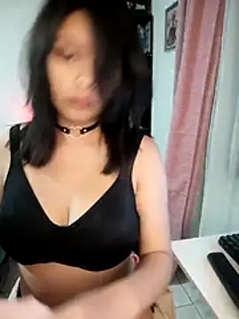 mia  katt online show from 01/01/25, 08:45