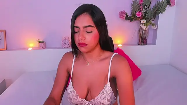 Snapshot of AmyBarton02 chatting on 12/13/24, 06:38 AmyBarton02 online show from 12/13/24, 06:38