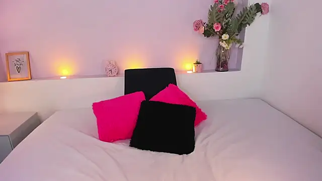 Snapshot of AmyBarton02 chatting on 12/19/24, 03:19 AmyBarton02 online show from 12/19/24, 03:19