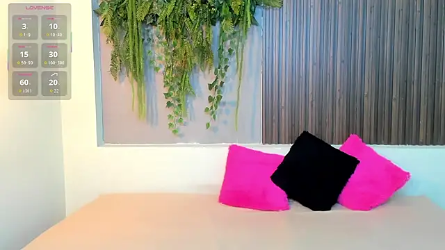 Snapshot of AmyBarton02 chatting on 09/18/25, 04:42 AmyBarton02 online show from 09/18/25, 04:42