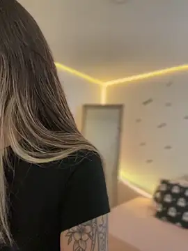 AmmyCollinsW online show from 11/01/25, 08:00