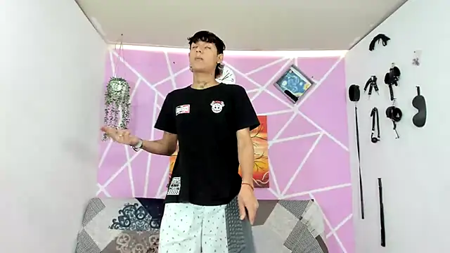 Fresahot2005 online show from 02/04/25, 07:11