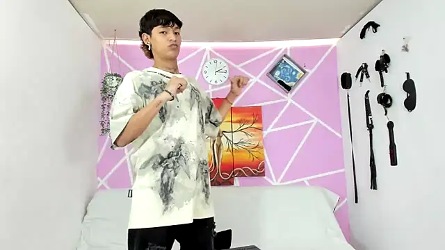 Fresahot2005 online show from 02/07/25, 07:17