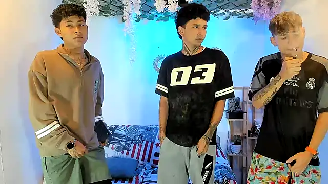 Fresahot2005 online show from 11/09/25, 02:26