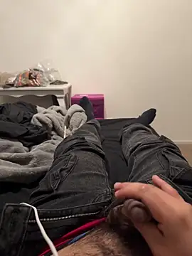 Snapshot of alanrguzoso012 chatting on 11/15/25, 09:17 alanrguzoso012 online show from 11/15/25, 09:17