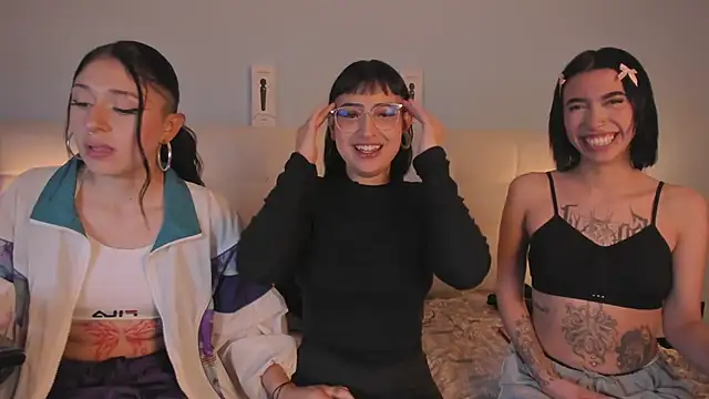 Snapshot of Cintya_Kros chatting on 02/01/25, 04:56 Cintya Kros online show from 02/01/25, 04:56