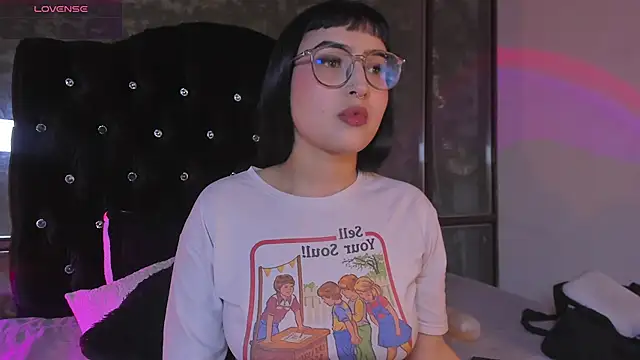 Snapshot of Cintya_Kros chatting on 12/03/25, 05:22 Cintya Kros online show from 12/03/25, 05:22