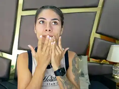 NicoleEsposito online show from 10/16/25, 01:01