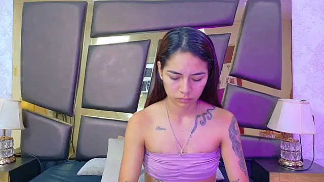 NicoleEsposito online show from 11/10/25, 01:10