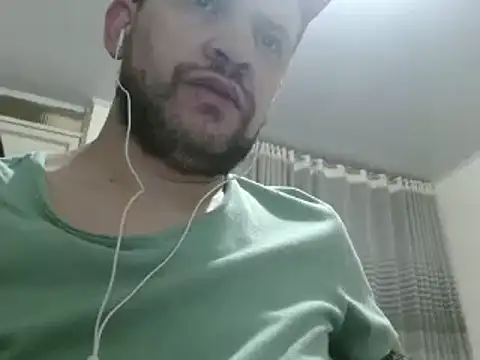 Snapshot of camiloking1720 chatting on 12/19/24, 12:56 camiloking1720 online show from 12/19/24, 12:56